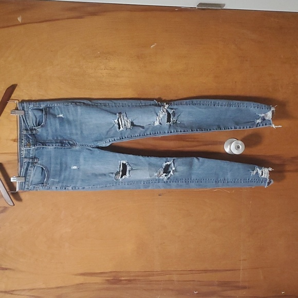 American Eagle Distressed Skinny - Picture 1 of 5